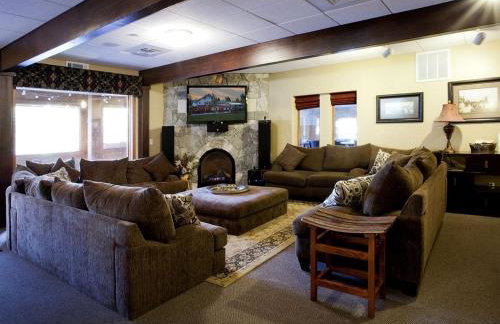 Spacious Vacation Rental for Groups or Events with Sauna and Hot Tub in Athol, Idaho - Photo 2