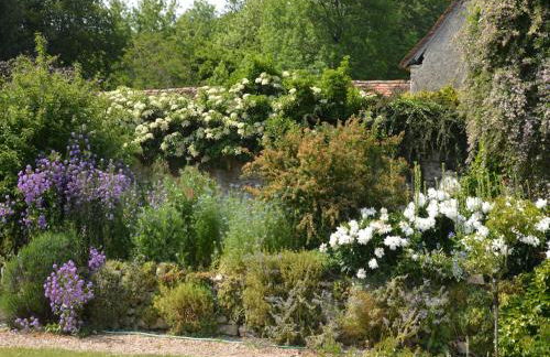 Mansion in Champvert with Pond View Terrace - Foto 36