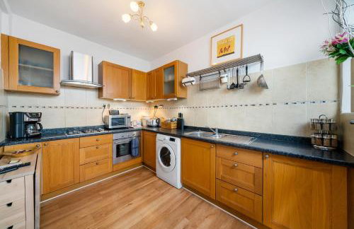 Wimbledon Town Centre Garden Apartment with private parking - Sleeps 5 - Foto 19