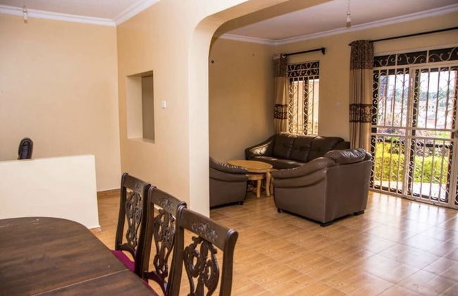 3 Bedroom House near Martyrs Shrine - Foto 9