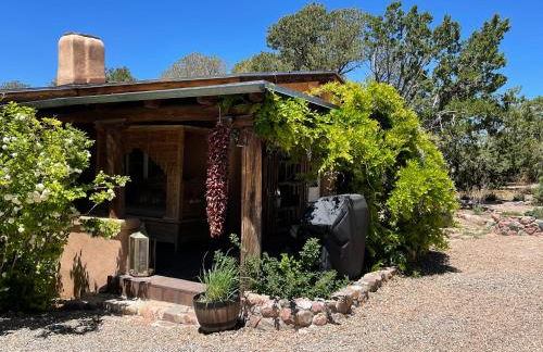 Historic Adobe 1 acre compound ultimate Santa Fe immersion Classic & Dreamy - Foto 25