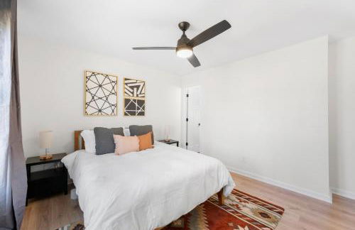 Outdoor Projector, Arcade, Fire Pit, 2 Car Garage, 2 Living Rooms - Foto 21