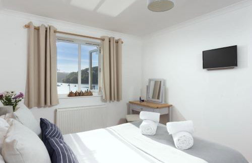 Waterfront House - Photo 32