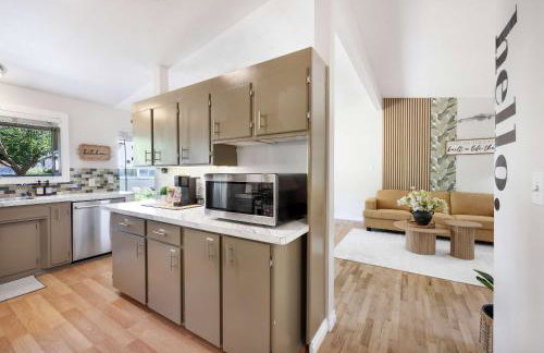 Single-Level 2BR Retreat w Hot Tub & Office - Foto 21