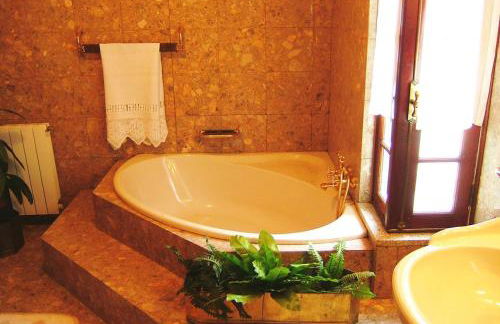 BCL14V6 Charming 6bdr manor house with pool - Foto 41