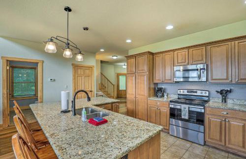 Getaway Chalet in Mars Hill with Hot Tub and Views! - Foto 8