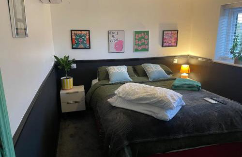 Magpie House BHX NEC HS2 free parking 4 bedrooms - Foto 9