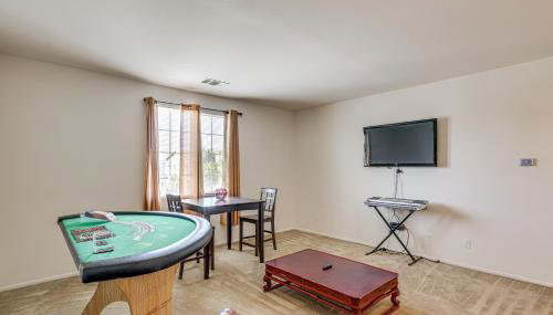 Large Menifee Home: 1 Block to Neighborhood Park! - Foto 3