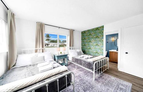 Palm Wave Stays - Designer's Stay - Sleeps 10 - Foto 33