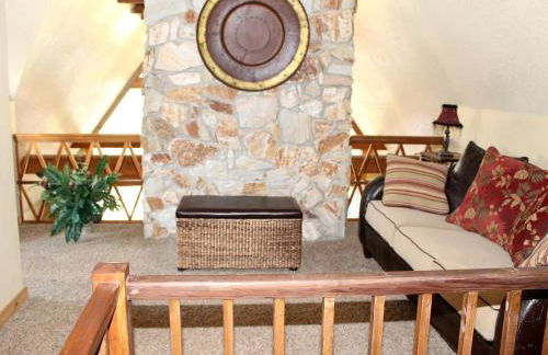 A-Frame Cabin Rental with Spacious Deck Overlooking the Cotee River, Florida - Foto 16