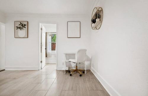 Pensacola Pad 1BR 1BA Modern - Foto 18