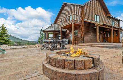 Ski and Ride Mountain Haus - Hot Tub, Fire Pit, Game Room & Deck - Foto 5