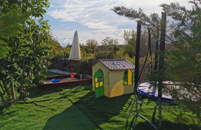 Modern Villa With Private Heated Pool and Lounge Area for a Relaxing Stay - Foto 24