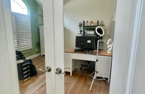 Gorgeous Executive Home - Foto 35