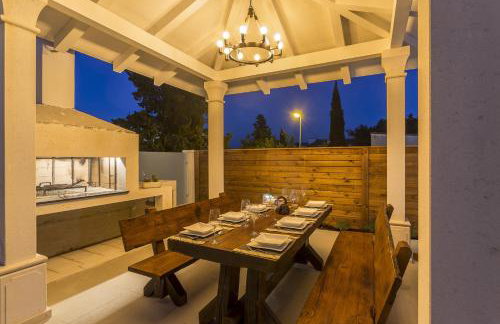 Luxury villa with a swimming pool Split - 13408 - Photo 29