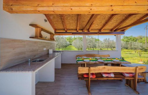 Gorgeous Home In Buje With Kitchen - Foto 6