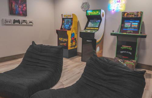 Lakeside Luxe Haven Family-Friendly Arcade - Foto 50