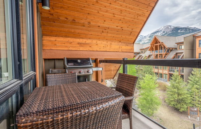 Luxury 3-Br Penthouse | INDOOR Pool & Hot Tub | Pool Table | 2 Decks + Mtn Views - Photo 14