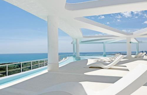 Global Properties, Apartamento con terraza y vistas a la piscina en Gran Canet - Photo 50