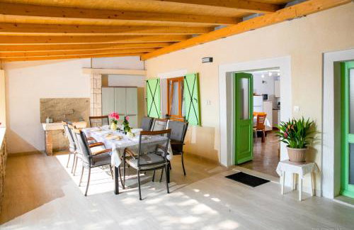 Adorable Holiday Home With Pool and Terrace - Foto 25