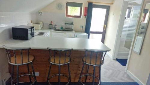 The Bedsit - Photo 2