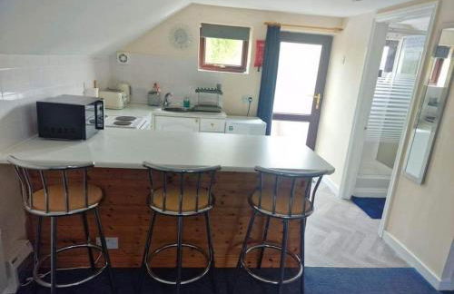 The Bedsit - Photo 2