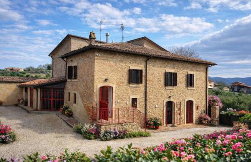 La Dimora di Sandra Montefalco, appartamento tra ulivi con parcheggio - Foto 1