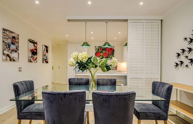 Contemporary Apartment Close to the Radisson Majolica - Photo 16