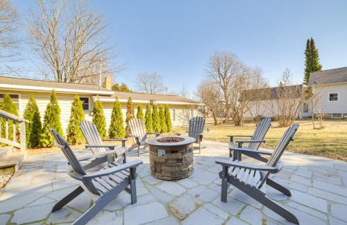 Steps to Dtwn! Suttons Bay Retreat Near Wine Trail - Foto 1