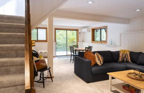 Berkshire Vacation Rentals: Stonebridge Cabin: Modern Amenities Enjoy Nature - Foto 34