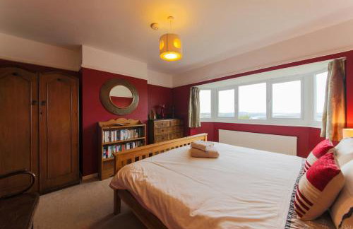 5 Bedroom House with Sea Views - Photo 13