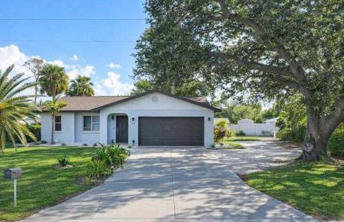 Spacious Upadated 2 King Beds Pets Welcome With Large Private and Fenced Yard Minutes to Beaches - Photo 18