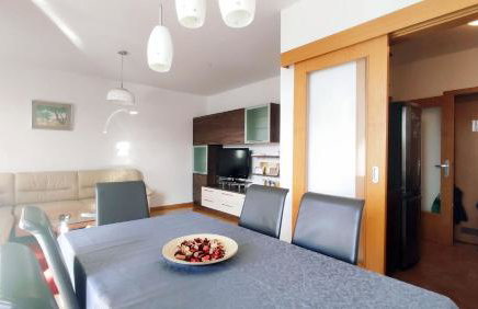 Kruge - 3 bedroom apartment & private garage - Photo 11