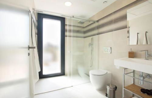 Strandnahe Design Villa mit Pool 2 Schlafzimmer 180 qm - Foto 5