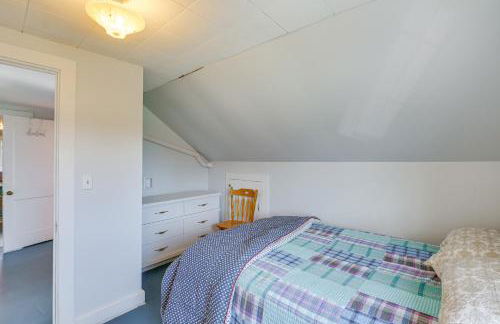 Cherryfield Home with Decks On Historic Horse Farm - Foto 21