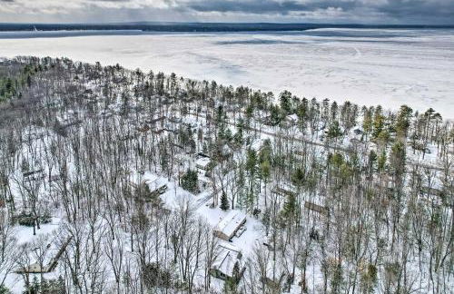 Houghton Lake Cottage Escape with Patio! - Foto 35