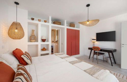 Charming Villa with Pool & Scenic Garden - Foto 36