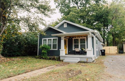 The Little Blue House - 1 King & 3 Queen beds - Foto 2