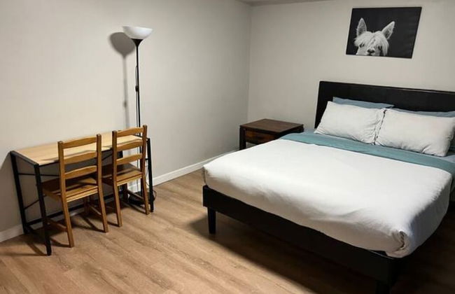Cozy 1 Bedroom Rental With Den Free Parking Close to University - Photo 1