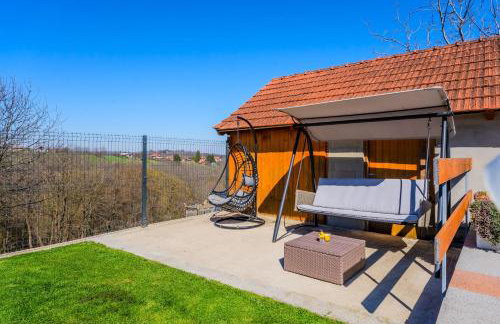 Timber Cottage With Pool - Happy Rentals - Foto 5