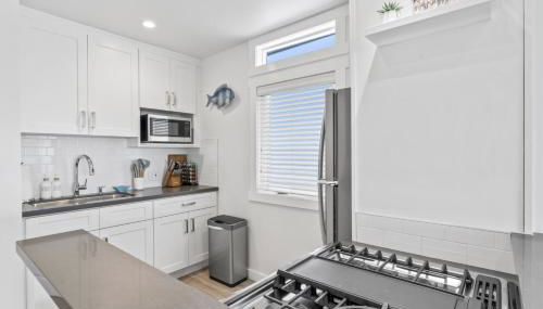 Ocean VIEWS Steps from Victoria Beach Lux Design - Foto 4