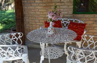 Casa charmosa em condomínio arborizado - Foto 8