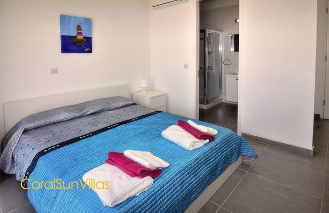 Blue - Beach Front Spectacular Villa Sleeps 10 - Foto 3