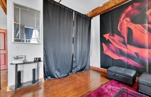Beautiful 'Rose Themed' Loft Near Downtown Detroit apts - Foto 23