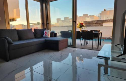 Fee4Me Villa, Pool, Roofterrace & Relax - Foto 6