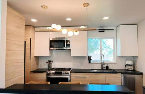 Entire Home near SLC. Family Friendly & King Suite - Photo 4