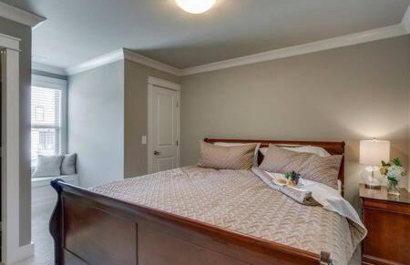 Spacious 4 King Room Belmont Home 2 Living Rooms Walk to Belmont & Vanderbilt Large Dining Table Smart TVs Parking 24 Hr Hospitality Near Music Row & The Gulch 2 miles to Broadway - Foto 20