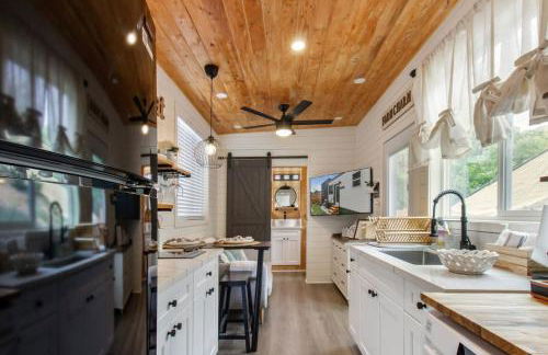 Tiny Farmhouse on Wheels - Foto 28