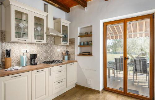 Villa in Sveti Lovrec Near Ski Resort - Foto 24