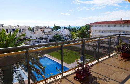 50 m de la plage! Proche du centre ville! Piscine! Vue sur mer et montagnes! Wifi! 2 vélos à disposition! - Photo 1